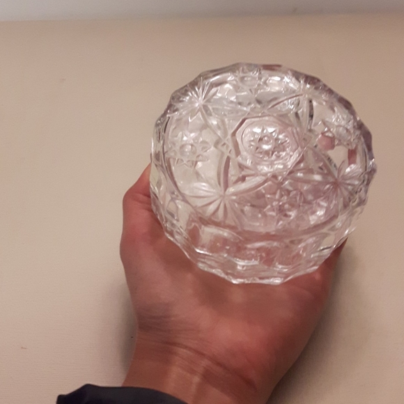 Roundish clear glass jewellery box - Picture 2 of 6